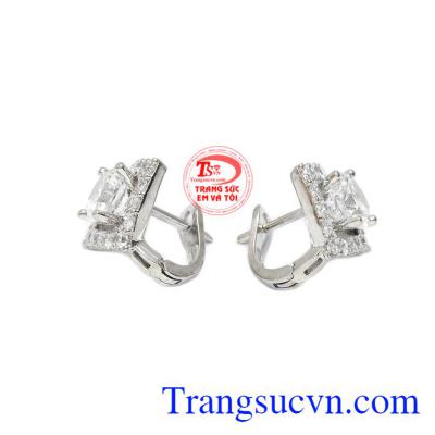 Hoa tai là một trong những loại trang sức luôn được các chị em phụ nữ yêu thích và chọn lựa.