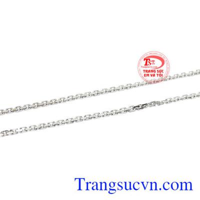 Với kiểu dáng các mắt xích hình chữ nhật nối với nhau tạo cho người nhìn cảm giác mạnh mẽ và cá tính.
