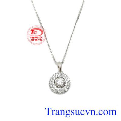 Bộ trang sức vàng trắng lấp lánh 10k được thiết kế rất tinh tế và sang trọng. 