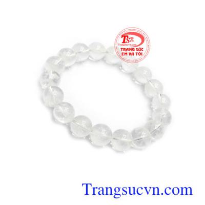 Chuỗi mặt trăng an nhiên 11 ly trong phong thủy đá mặt trăng có tác dụng tăng lòng can đảm, hóa giải lo âu, mang bình an và may mắn trong cuộc sống, thuận lợi trong đường tình duyên