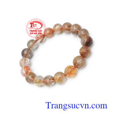 Thạch anh tóc thiên nhiên trong phong thủy có tác dụng tăng sự tự tin, giải trừ năng lượng tiêu cực, mang lại bình an và may mắn trong cuộc sống cho người đeo