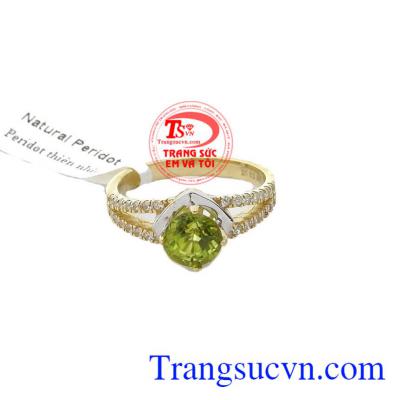 Nhẫn peridot hạnh phúc được các bạn nữ ưa thích