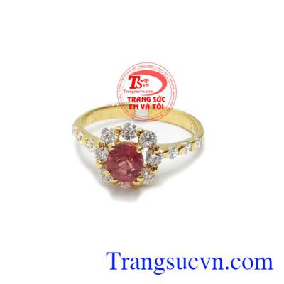 Nhẫn nữ spinel tự nhiên