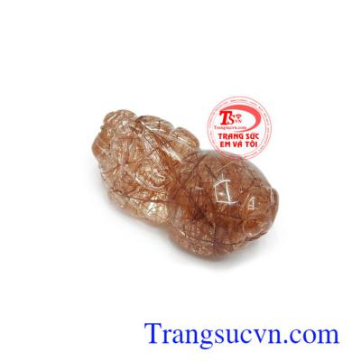 Tỳ hưu thạch anh tóc tài lộc hanh thông là linh vật có tác dụng giải trừ tà khí, mang lại điều tốt lành như tài lộc, may mắn trong công việc và cuộc sống