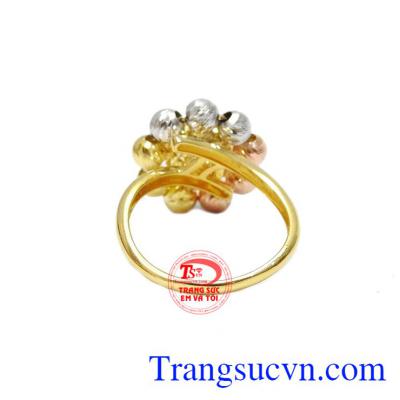 Nhẫn được bảo hành uy tín, giao hàng toàn quốc.