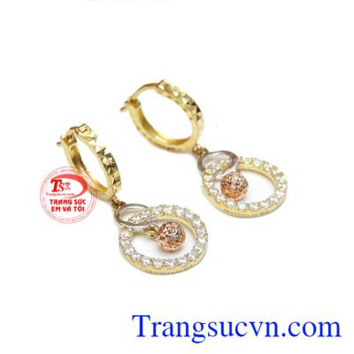 Hoa tai dễ thương vàng 10k được chế tác theo công nghệ Italy mang đến cho người dùng một sản phẩm vô cùng duyên dáng