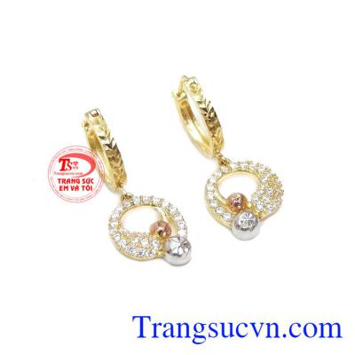 Hoa tai tinh tế vàng 10k là một sản phẩm được chế tác theo công nghệ Italy mang đến cho người dùng một sản phẩm hoàn hảo.