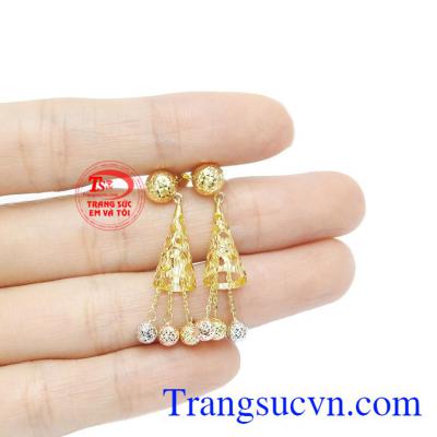Hoa tai đẹp, phù hợp dành tặng cho người thân và bạn bè.