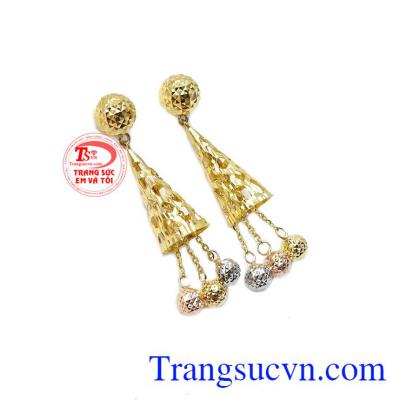 Hoa tai cá tính vàng 10k được thiết kế rất độc đáo.