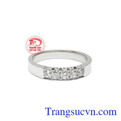 Sự đơn giản mang đến nét thanh lịch và tinh tế cho người dùng.