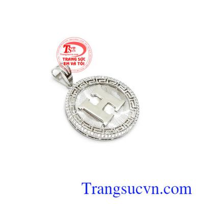 Mặt dây nam chữ H phong cách bền đẹp, sang trọng và thời trang, phù hợp nhiều kiểu dáng dây chuyền khác nhau