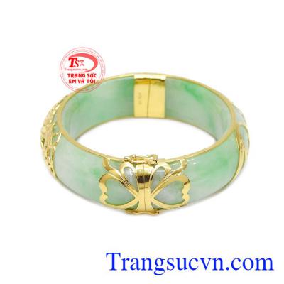 Sản phẩm chế tác từ vàng 14k bền đẹp, sáng bóng giúp chiếc vòng ngọc của bạn luôn được bảo vệ.