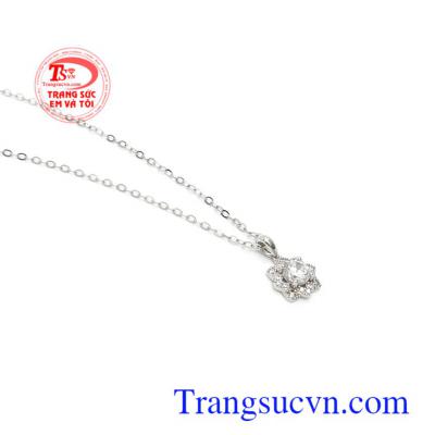 Bộ dây chuyền nữ 10k là món quà ý nghĩa dành tặng người bạn yêu thương