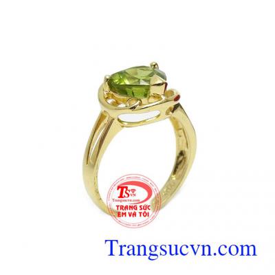 Nhẫn nữ peridot hoàng gia