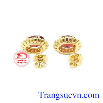 Đôi hoa tai thích hợp làm quà tặng dành cho người phụ nữ mà bạn yêu thương.