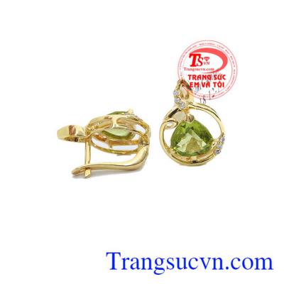 Đá peridot mang biểu tượng của tình yêu, sự may mắn và sức khỏe
