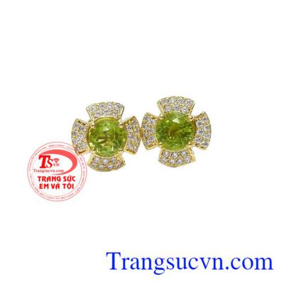 Hoa tai peridot thịnh vượng