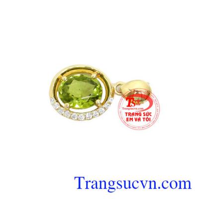 Mặt dây vàng gắn đá tự nhiên, chất lượng vàng đảm đeo bền đẹp sáng bóng, tinh tế và sang trọng dành cho phái đẹp