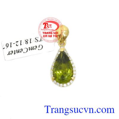 Mặt dây peridot may mắn là sản phẩm mặt dây chiều vàng tây đẹp, được các bạn nữ ưa thích