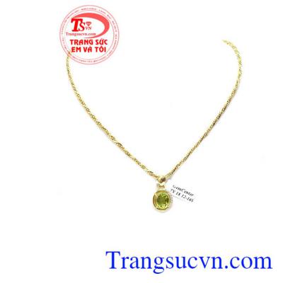 Đá peridot là biểu thượng của tình yêu, hạnh phúc