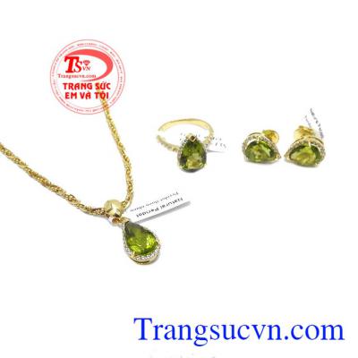 Bộ trang sức peridot may mắn