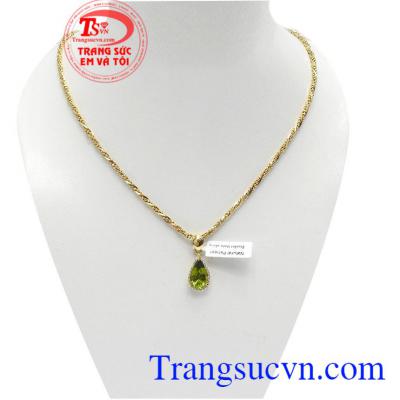 Mặt dây peridot may mắn là sản phẩm mặt dây chiều vàng tây đẹp, được các bạn nữ ưa thích