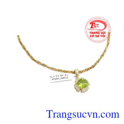 Bộ trang sức peridot thịnh vượng là sản phẩm bộ trang sức đẹp được các bạn nữ ưa thích
