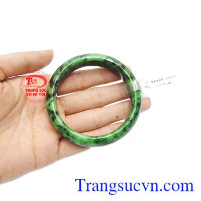 Ngọc cẩm thạch thiên nhiên được rất nhiều khách hàng yêu thích và chọn lựa.