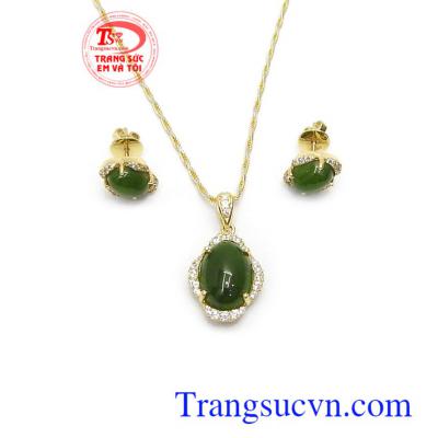 Bộ trang sức ngọc bích thiên nhiên bình an, may mắn và thịnh vượng