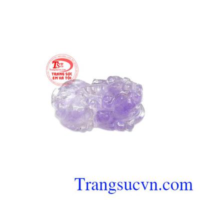 Con tỳ hưu ngọc tím được chế tác từ thạch anh tím thiên nhiên. 