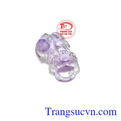 Tỳ hưu thạch anh tím thích hợp cho người mệnh hỏa và thổ.