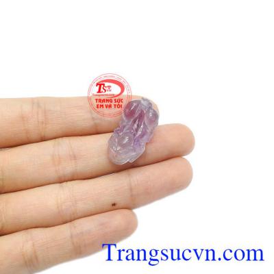 Tỳ hưu là linh vật mang ý nghĩa hút tài lộc giúp người dùng được thịnh vượng và giàu có.