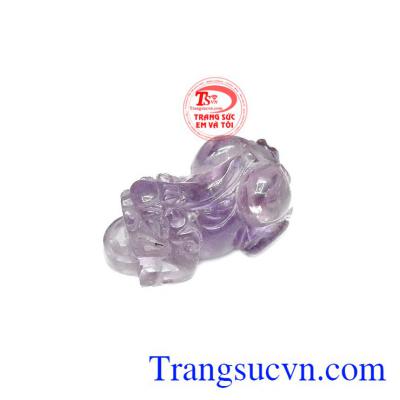 Tỳ hưu con tim của thạch anh được chạm khắc tinh tế, hợp phong thủy.