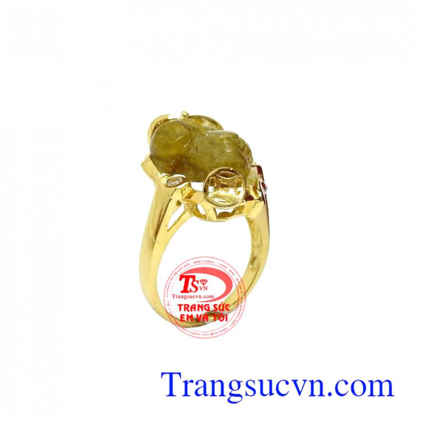 Nhẫn nữ tỳ hưu phát lộc