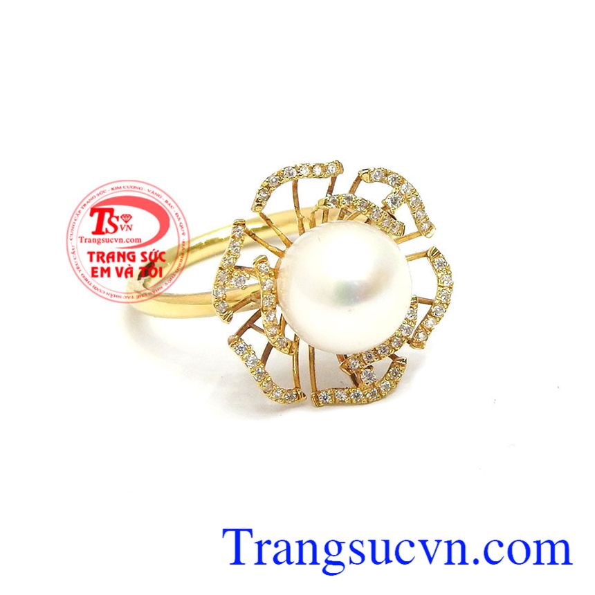 Nhẫn Ngọc Trai San Hô Đẹp được gắn ngọc trai đẹp, là món đồ trang sức không thể thiếu của phái đẹp