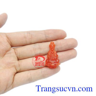 Ngọc cẩm thạch mang đến cho người dùng sự bình an và may mắn.