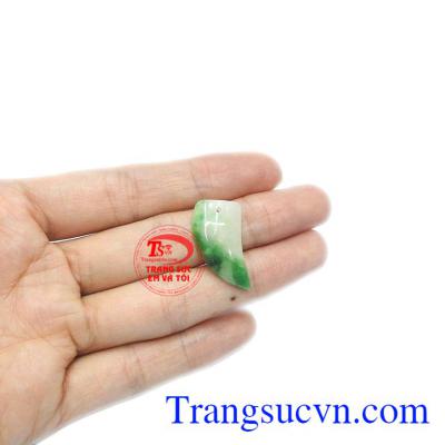 Ngọc cẩm thạch được biết đến là loại ngọc quý và rất tốt trong phong thủy.