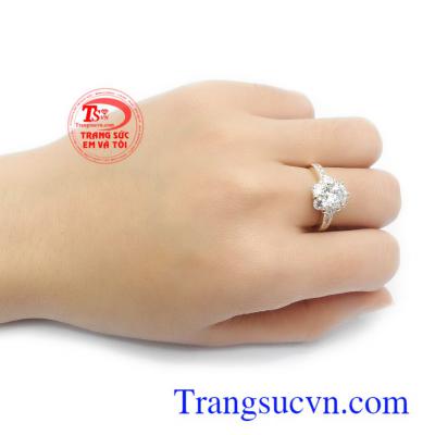 Nhẫn nữ vàng yêu kiều rất được các bạn nữ ưa thích, bảo hành 6 tháng, giao hàng nhanh trên toàn quốc