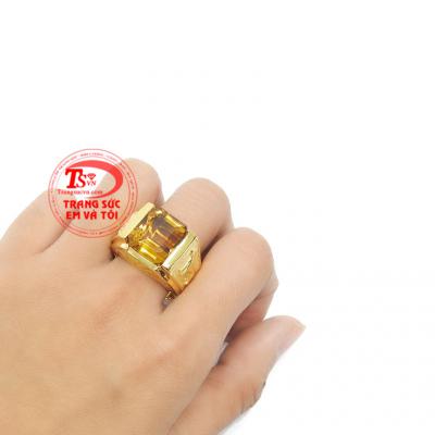 Nhẫn nam vàng màu tinh tế gắn đá thạch anh vàng thiên nhiên, mang lại may mắn, chiêu tài lộc, phú quý