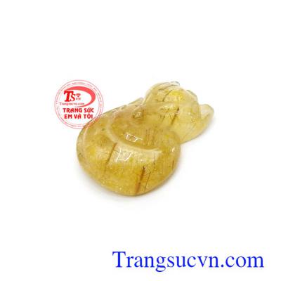 Ngoài ra mang hồ ly thạch anh tóc thiên nhiên còn giúp chủ nhân củng cố quyền lực, chiêu tài lộc, phú quý