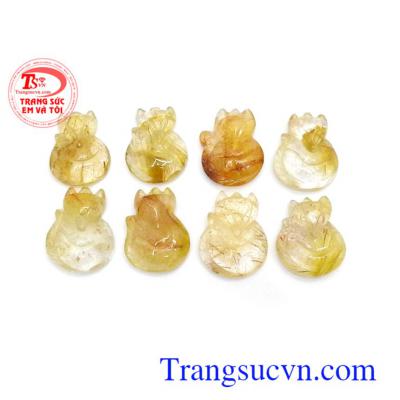 Mặt hồ ly thạch anh tóc chạm khắc tinh xảo, sắc nét