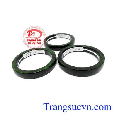 Vòng ngọc cẩm thạch sẽ là món quà ý nghĩa cho người thân yêu của bạn