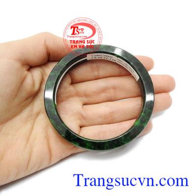 Vốn dĩ đá cẩm thạch có ẩn chứa sức mạnh vô hình giúp khắc chế tà khí.