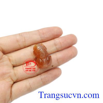 Sản phẩm thích hợp bọc vàng hoặc bạc làm mặt dây.