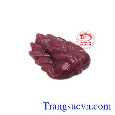 Hồ ly chúa ruby đẹp được chạm khắc tinh tế mang đến một sản phẩm hoàn hảo cho người dùng.