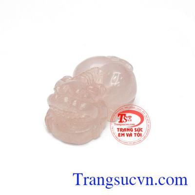 Tỳ hưu thạch anh hồng may mắn là sản phẩm thạch anh hồng thiên nhiên mang lại nhiều may mắn trong công việc