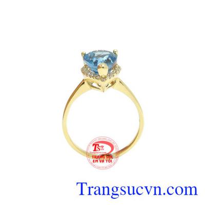 Đá topaz có tác dụng trong phong thủy, thích hợp làm quà tặng cho người phụ nữ mà bạn yêu thương.