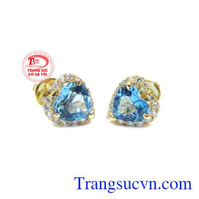 Hoa tai topaz tình yêu được chế tác hình trái tim vô cùng tinh tế và đẹp mắt.