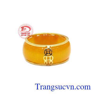 Chữ thọ được hiểu là sống lâu để hưởng phước. 