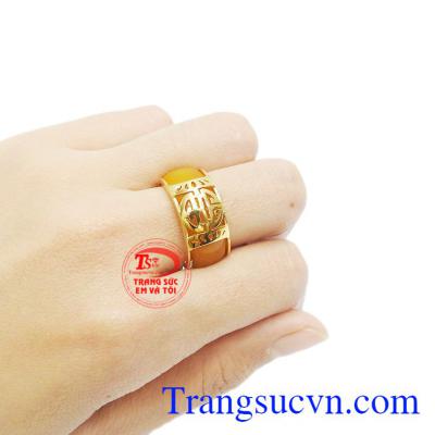 Nhẫn cẩm thạch vàng sang trọng